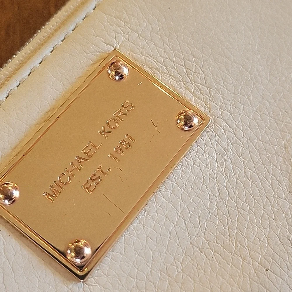 MICHAEL KORS LEATHER WALLET WITH ROSE GOLD HARDWARE